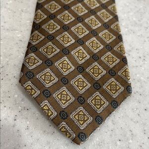 Lands’ End Men’s Long Necktie Tie Geometric Brown & Gold Medallion Print Silk